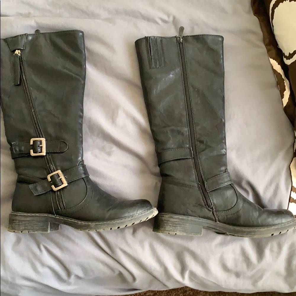 Black boots